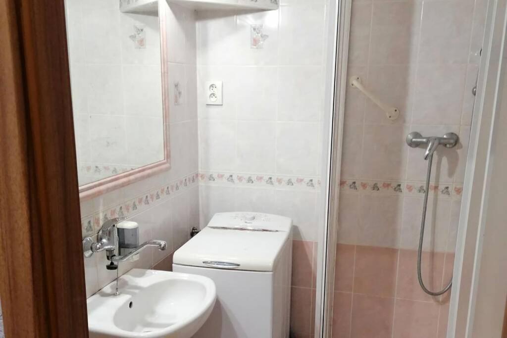 Apartman Blizko Hlavnej Stanice A Centra Mesta Bardejov Exterior photo